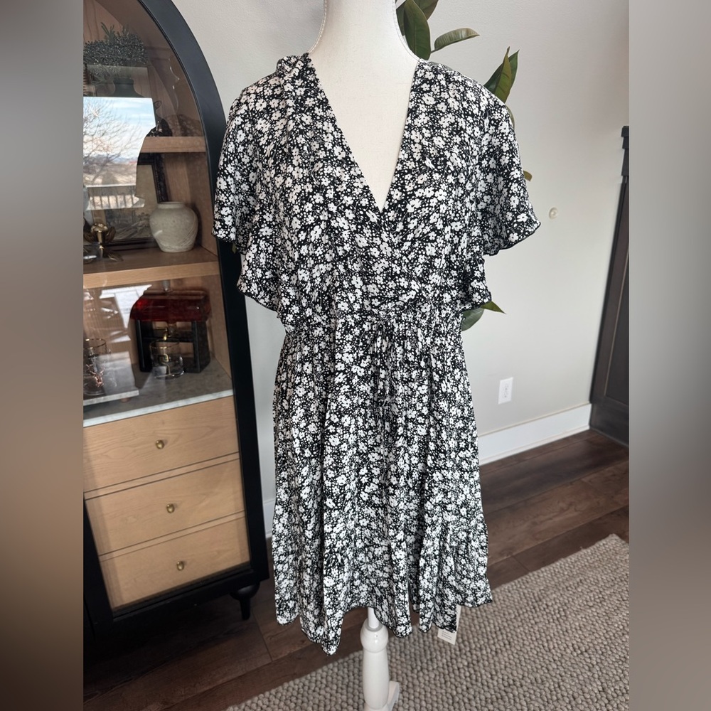 Cupshe Black and White Floral Dress Coverup